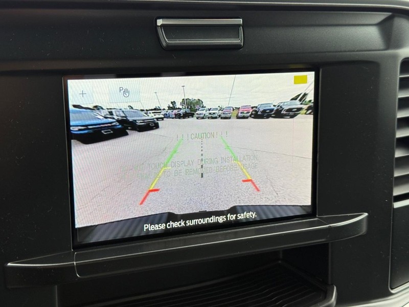 Ford Super Duty F-250 SRW Vehicle Full-screen Gallery Image 11