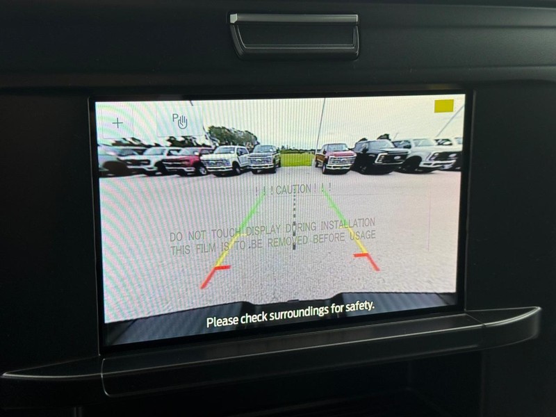 Ford Super Duty F-250 SRW Vehicle Full-screen Gallery Image 11