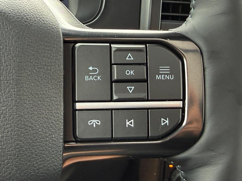 Ford Super Duty F-250 SRW Vehicle Full-screen Gallery Image 11