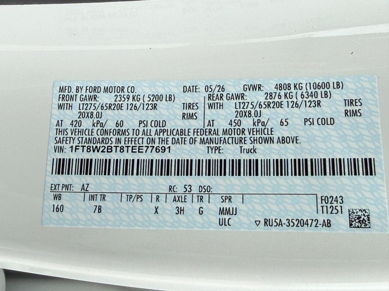 Ford Super Duty F-250 SRW Vehicle Full-screen Gallery Image 23