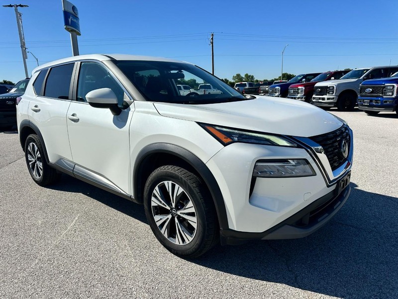 Nissan Rogue Vehicle Full-screen Gallery Image 8