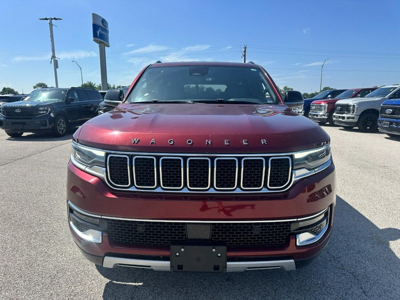 Jeep Wagoneer L Vehicle Full-screen Gallery Image 8