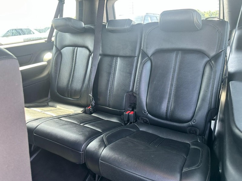 Jeep Wagoneer L Vehicle Full-screen Gallery Image 10