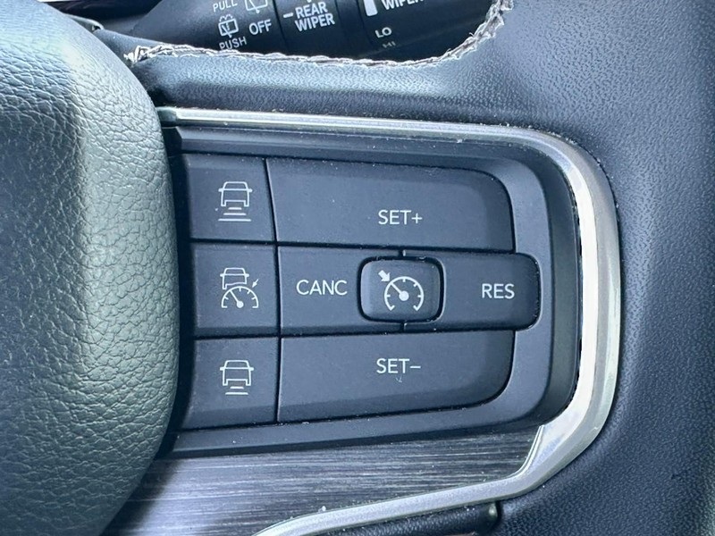 Jeep Wagoneer L Vehicle Full-screen Gallery Image 21
