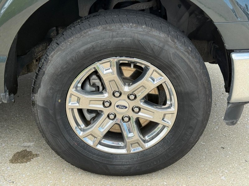 Ford F-150 Vehicle Full-screen Gallery Image 7