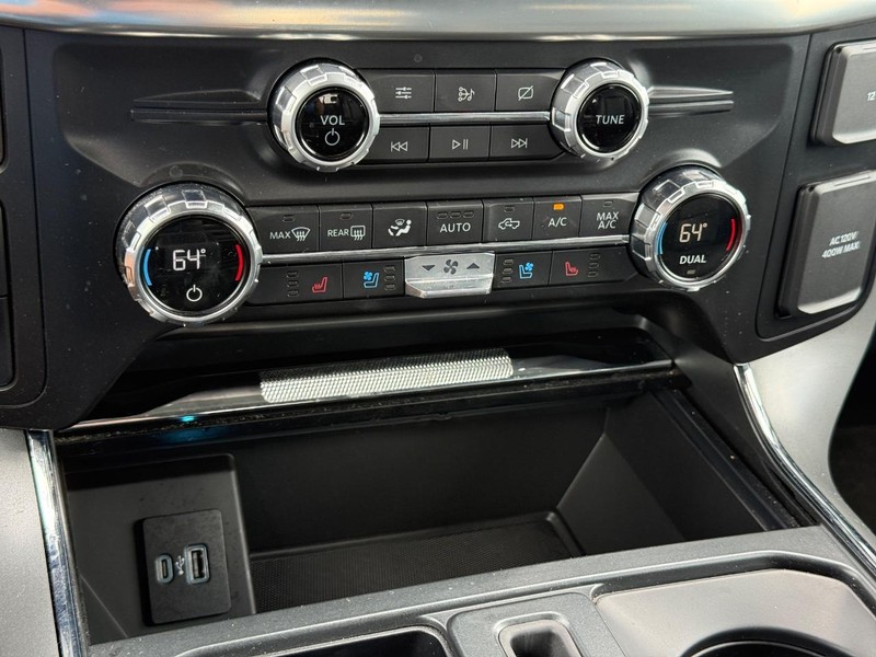 Ford F-150 Vehicle Full-screen Gallery Image 19