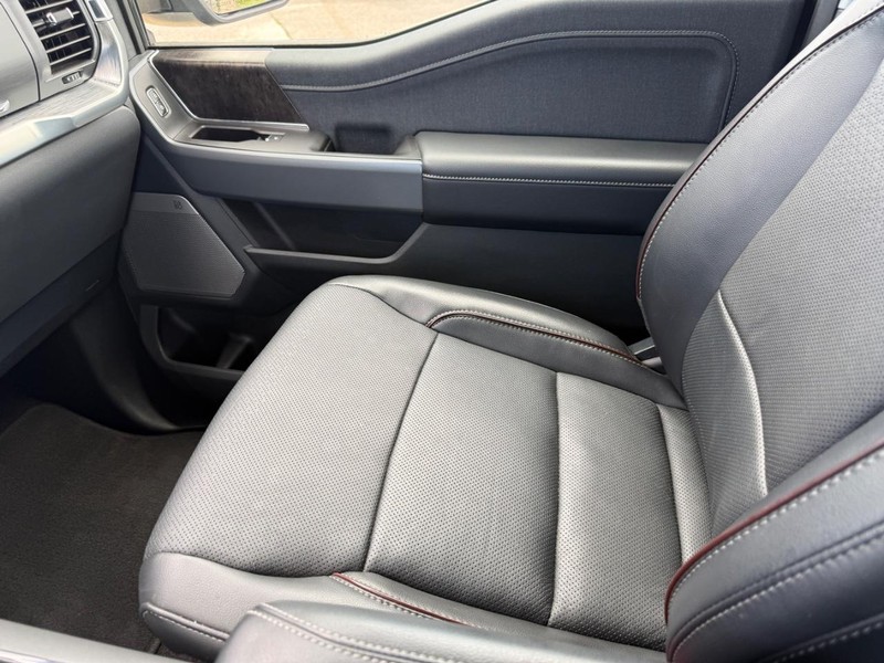 Ford F-150 Vehicle Full-screen Gallery Image 22