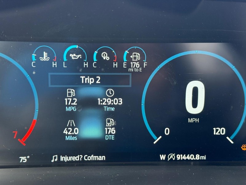 Ford F-150 Vehicle Full-screen Gallery Image 23