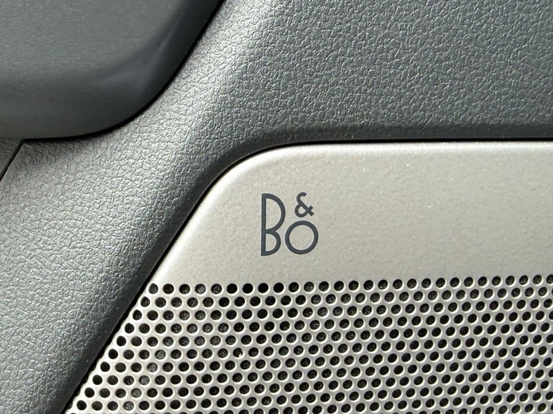Ford F-150 Vehicle Full-screen Gallery Image 26