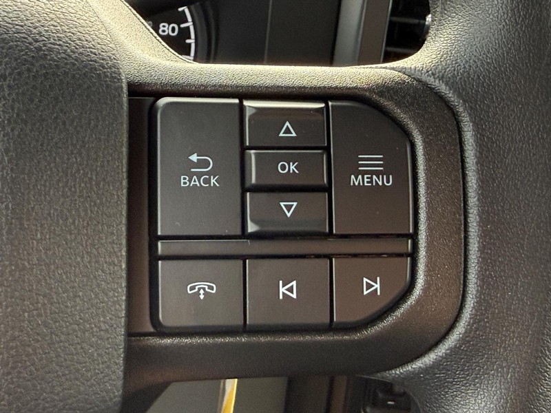 Ford Super Duty F-250 SRW Vehicle Full-screen Gallery Image 9