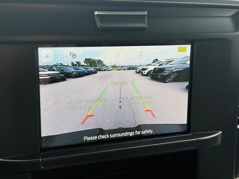 Ford Super Duty F-250 SRW Vehicle Full-screen Gallery Image 11