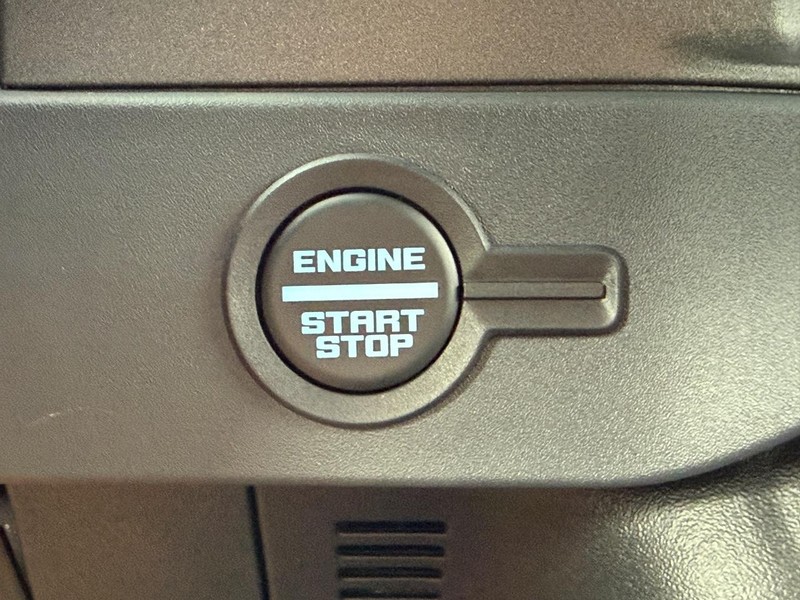 Ford Bronco Vehicle Full-screen Gallery Image 10