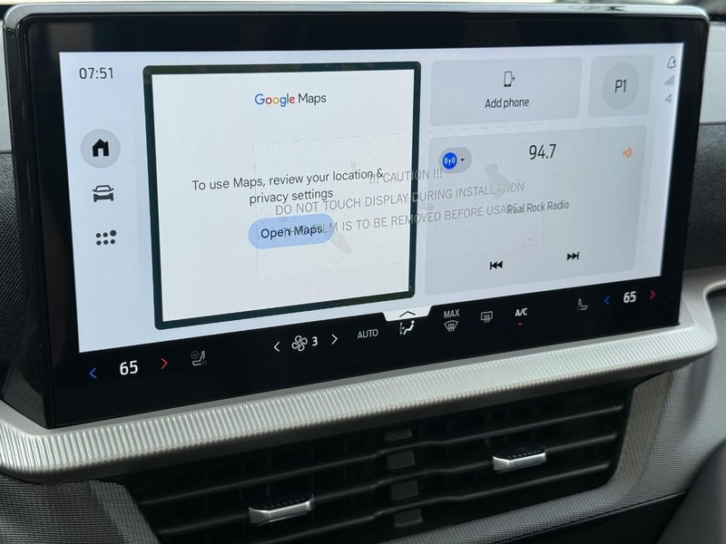 Ford Explorer Vehicle Full-screen Gallery Image 14