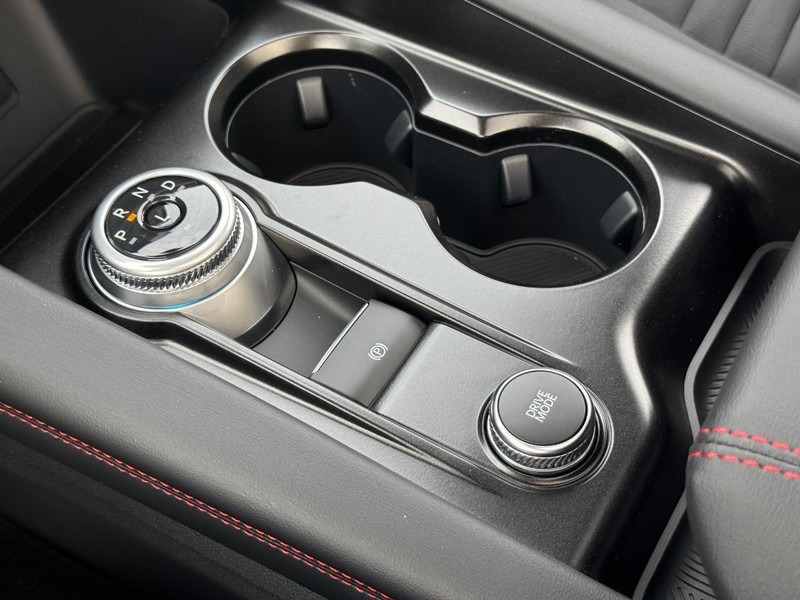 Ford Explorer Vehicle Full-screen Gallery Image 17