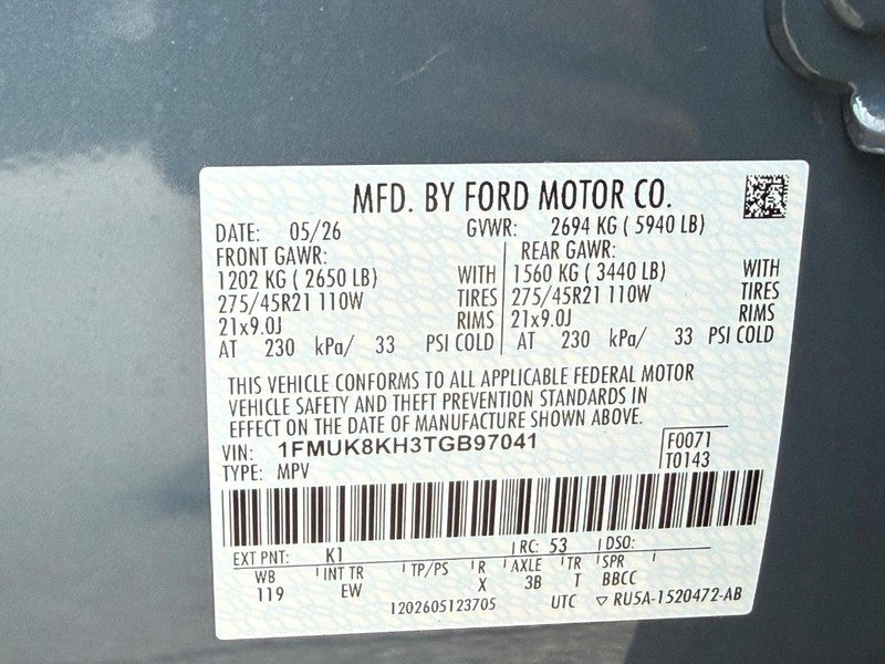 Ford Explorer Vehicle Full-screen Gallery Image 22