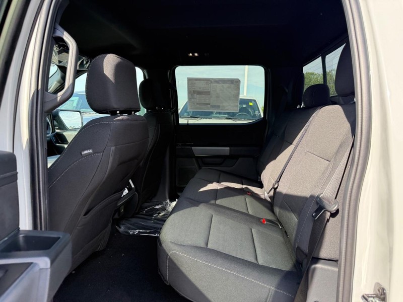 Ford F-150 Vehicle Full-screen Gallery Image 5