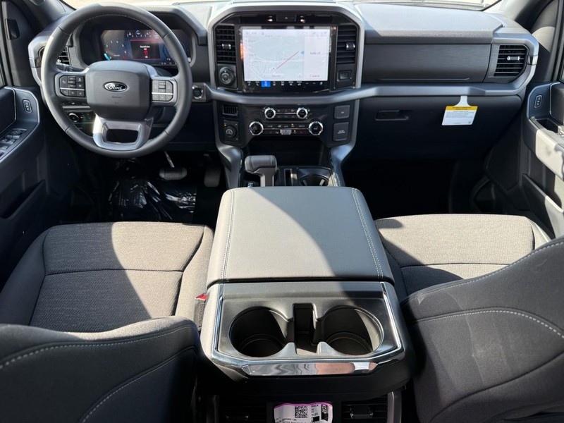 Ford F-150 Vehicle Full-screen Gallery Image 6