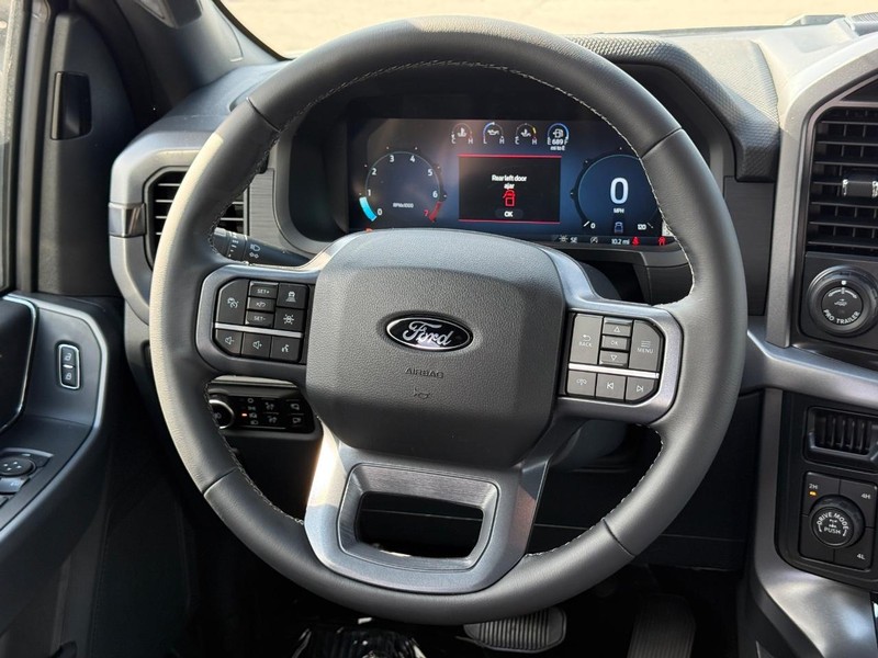 Ford F-150 Vehicle Full-screen Gallery Image 7