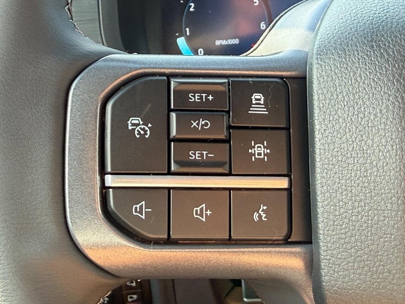 Ford F-150 Vehicle Full-screen Gallery Image 8