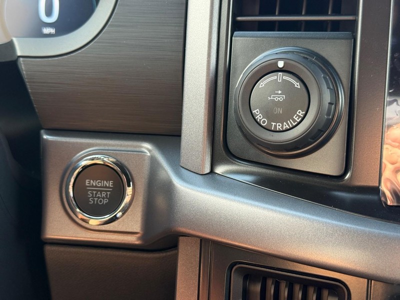 Ford F-150 Vehicle Full-screen Gallery Image 10