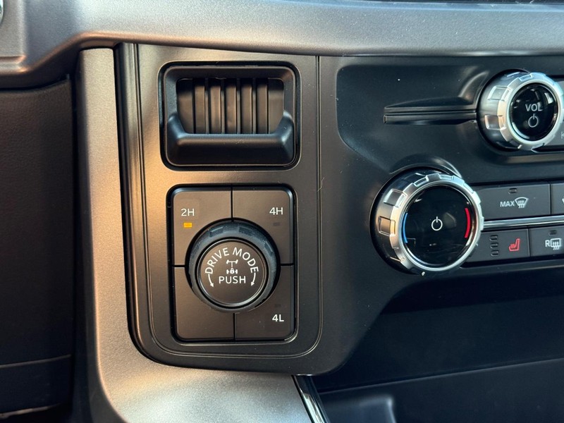 Ford F-150 Vehicle Full-screen Gallery Image 13