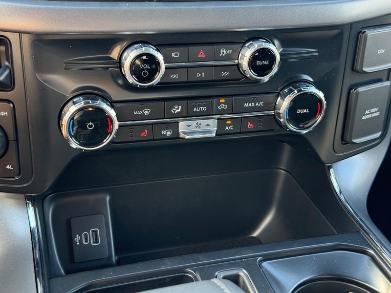 Ford F-150 Vehicle Full-screen Gallery Image 14
