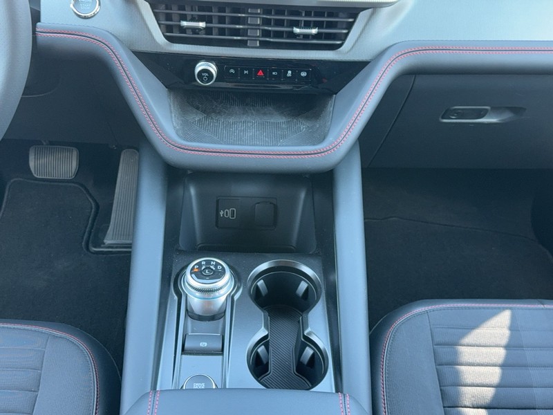 Ford Explorer Vehicle Full-screen Gallery Image 9