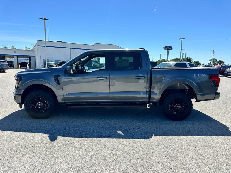 Ford F-150 Vehicle Full-screen Gallery Image 2