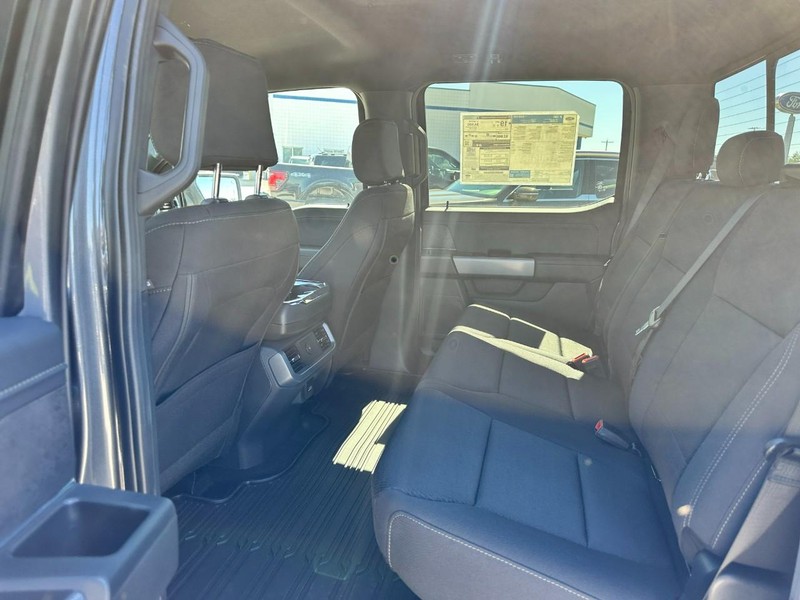 Ford F-150 Vehicle Full-screen Gallery Image 4
