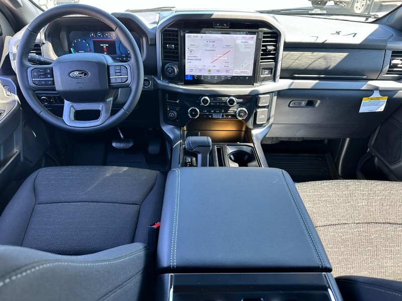 Ford F-150 Vehicle Full-screen Gallery Image 5