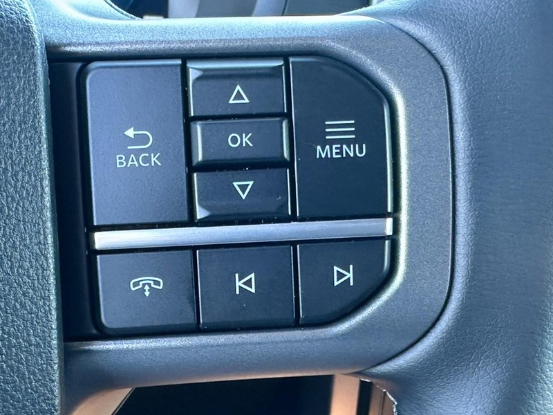 Ford F-150 Vehicle Full-screen Gallery Image 12
