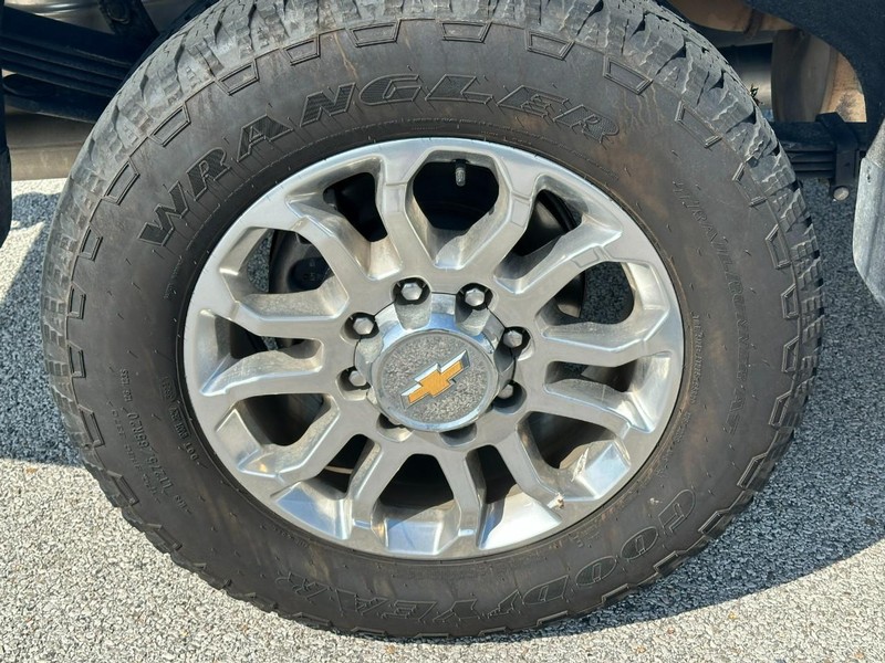 Chevrolet Silverado 2500HD Vehicle Full-screen Gallery Image 07