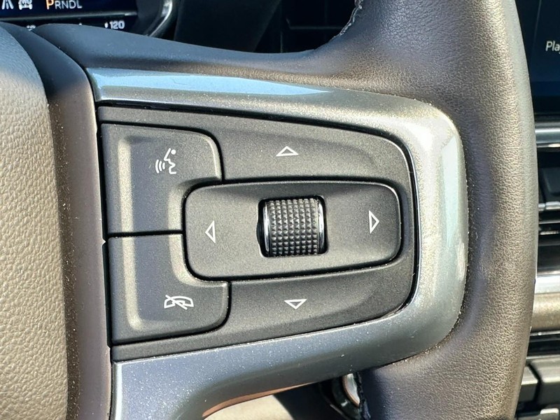 Chevrolet Silverado 2500HD Vehicle Full-screen Gallery Image 22