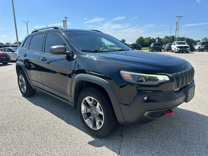 Jeep Cherokee Vehicle Full-screen Gallery Image 8