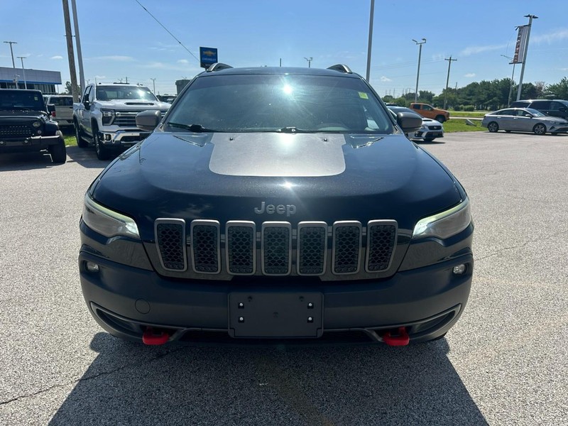 Jeep Cherokee Vehicle Full-screen Gallery Image 9