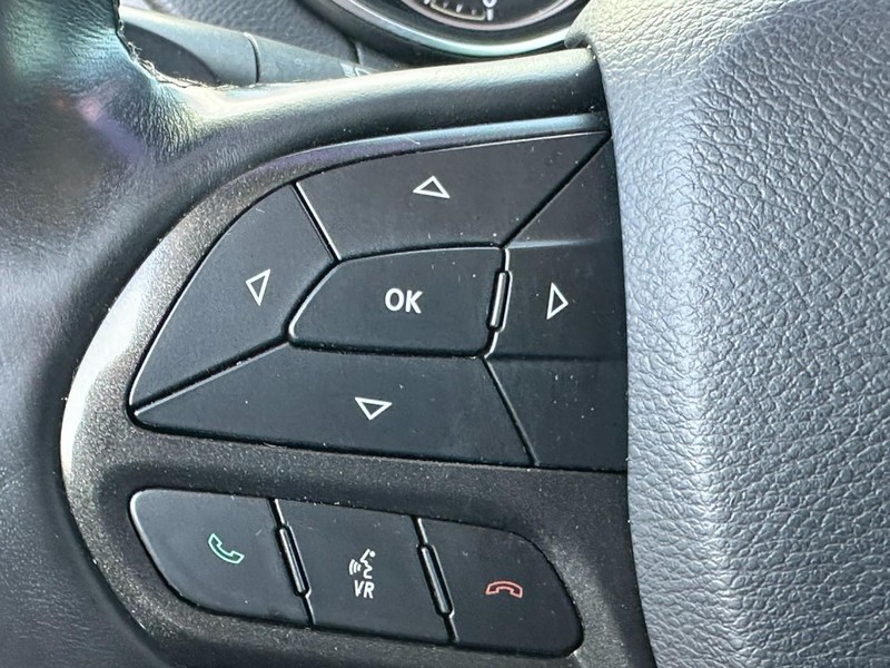Jeep Cherokee Vehicle Full-screen Gallery Image 18