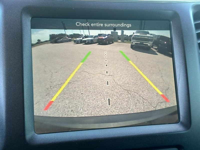 Jeep Cherokee Vehicle Full-screen Gallery Image 22