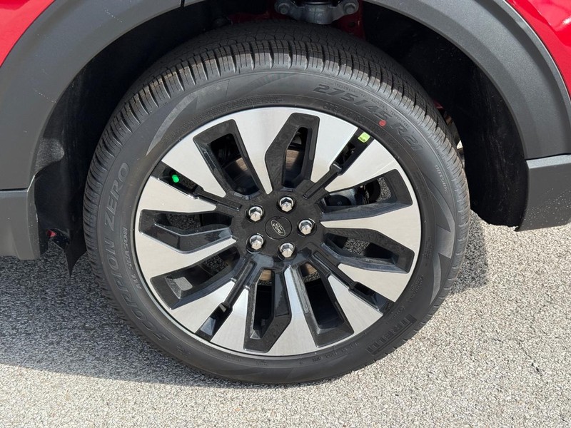 Ford Explorer Vehicle Full-screen Gallery Image 4