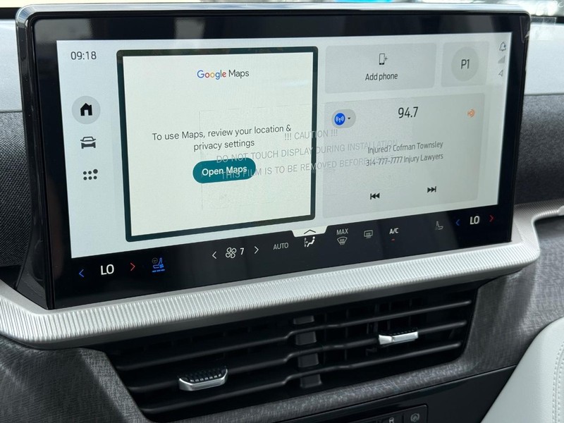 Ford Explorer Vehicle Full-screen Gallery Image 13