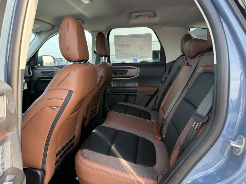 Ford Bronco Sport Vehicle Full-screen Gallery Image 5