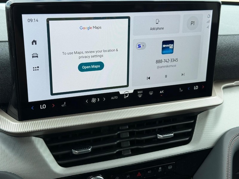 Ford Explorer Vehicle Full-screen Gallery Image 12