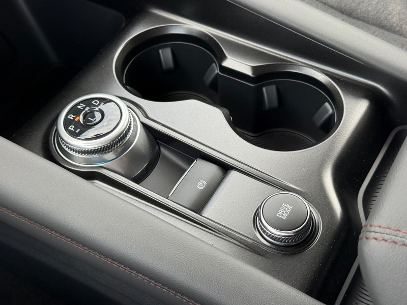 Ford Explorer Vehicle Full-screen Gallery Image 15