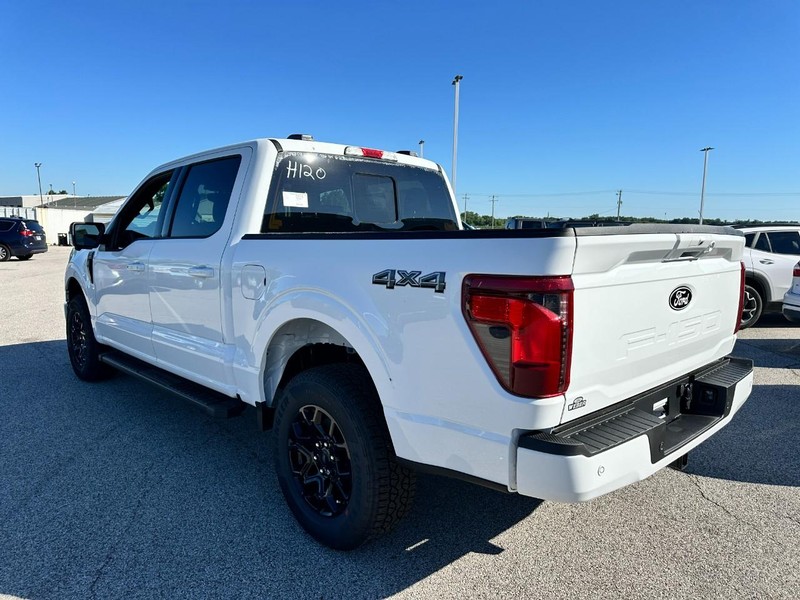 Ford F-150 Vehicle Full-screen Gallery Image 3