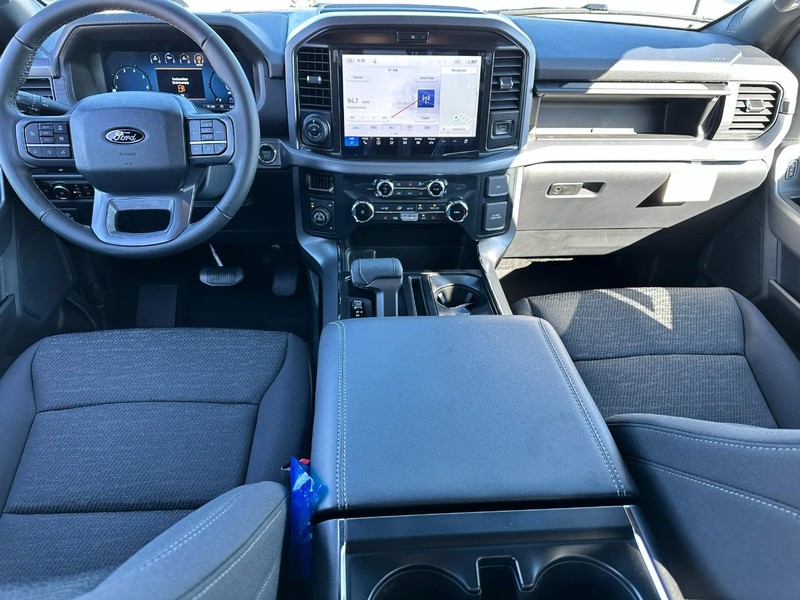 Ford F-150 Vehicle Full-screen Gallery Image 5