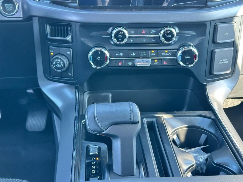 Ford F-150 Vehicle Full-screen Gallery Image 8