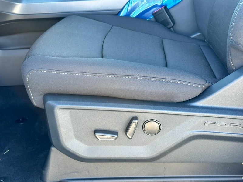 Ford F-150 Vehicle Full-screen Gallery Image 10
