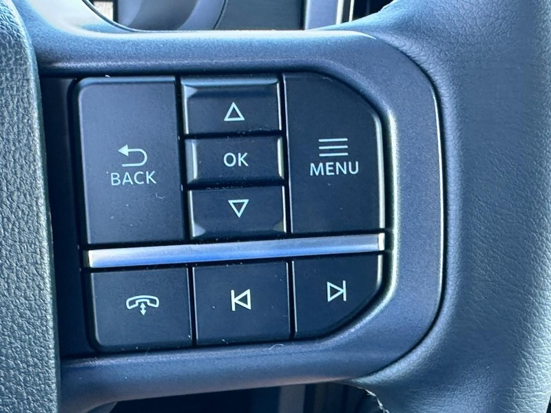 Ford F-150 Vehicle Full-screen Gallery Image 12