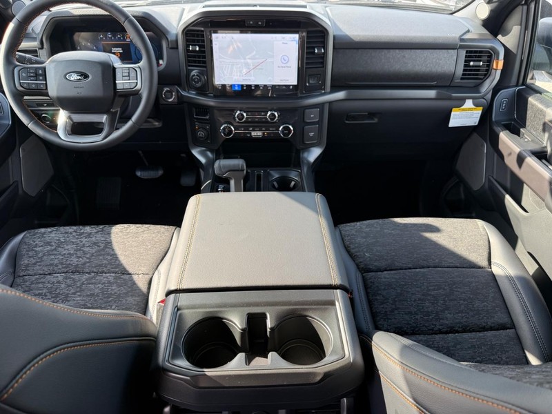 Ford F-150 Vehicle Full-screen Gallery Image 6