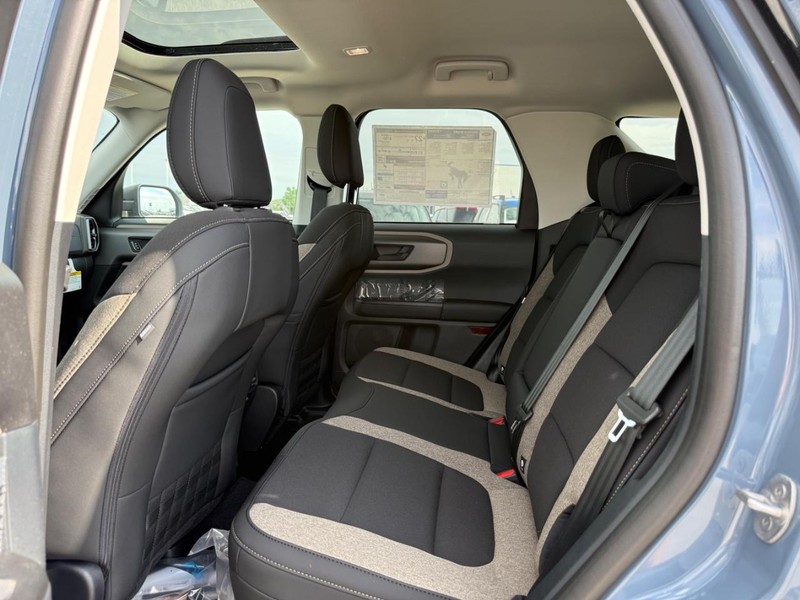 Ford Bronco Sport Vehicle Full-screen Gallery Image 5