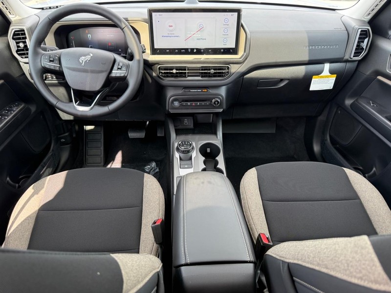 Ford Bronco Sport Vehicle Full-screen Gallery Image 7